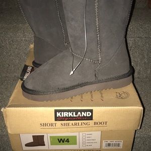 Size 4 Short Shearling Boot